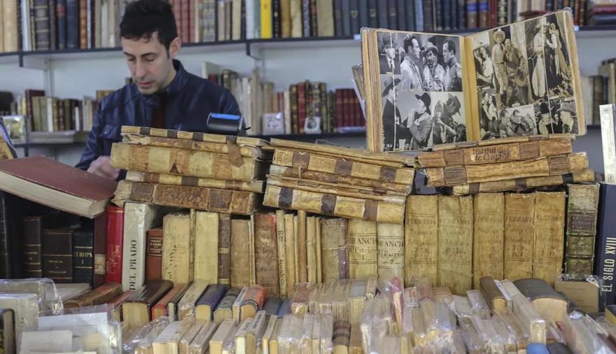 Feria del Libro Antiguo 2025: vuelve a Buenos Aires con eje en la mujer en la literatura argentina