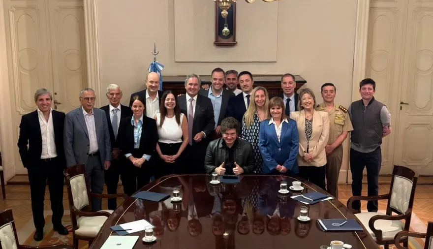 Milei planta equipo y dibuja la táctica para "la final" por el Presupuesto 2026