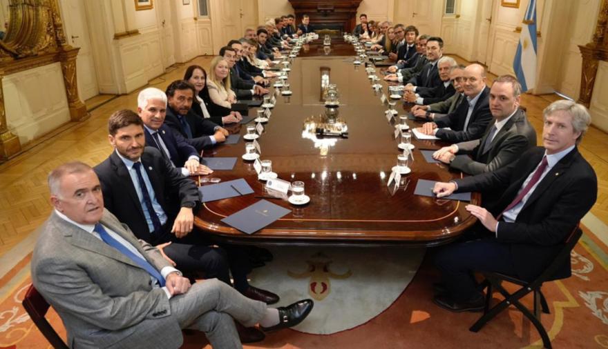 Gobernadores exigen eficiencia a Adorni tras salida de Francos