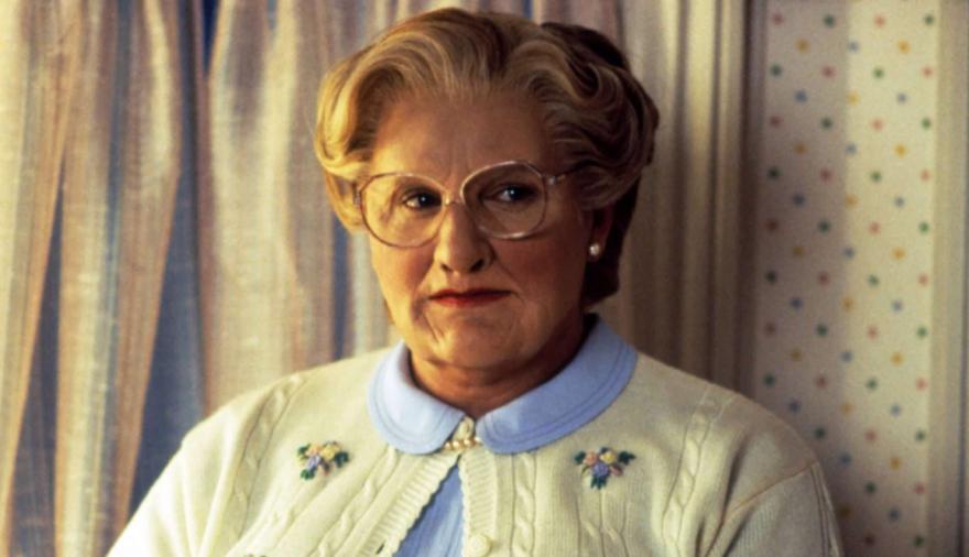 A lo Robin Williams: se disfrazó de su mamá muerta para cobrar la jubilación