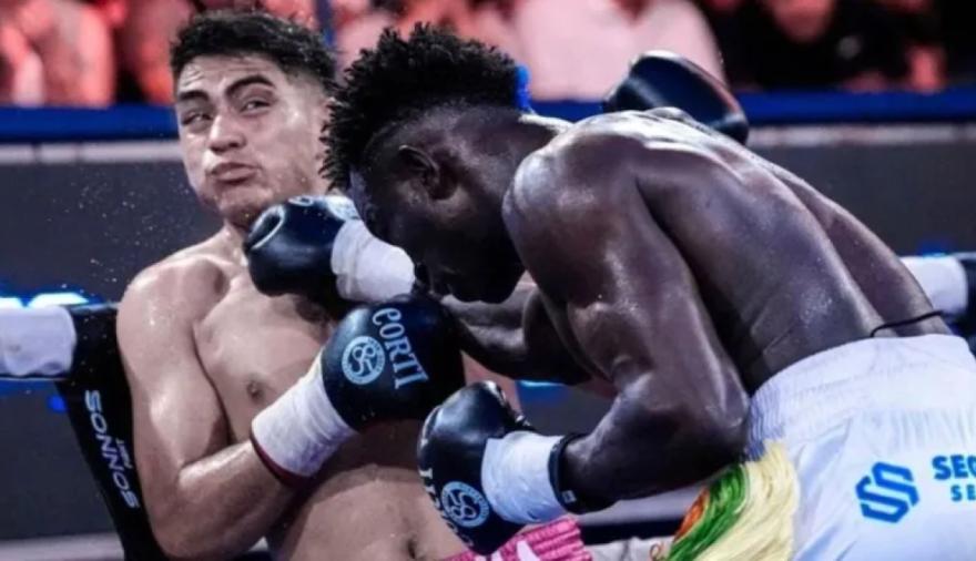 El impactante nocaut de Bamba Niang, el senegalés que pelea por Argentina