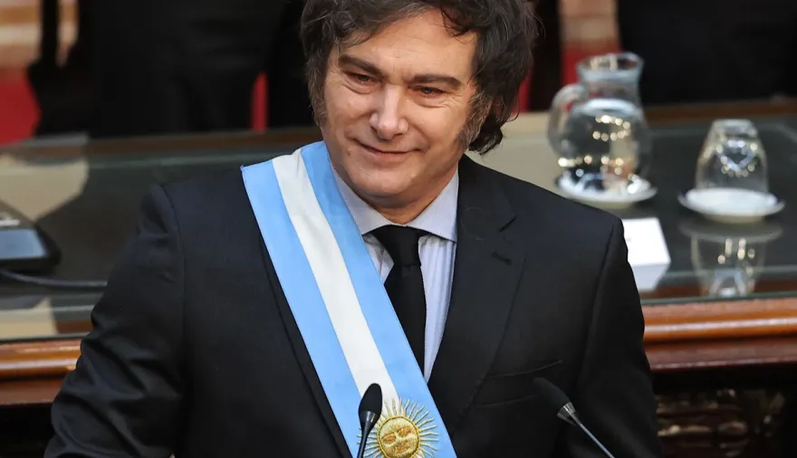 Milei analiza una medida inédita para su propio Presupuesto 2026