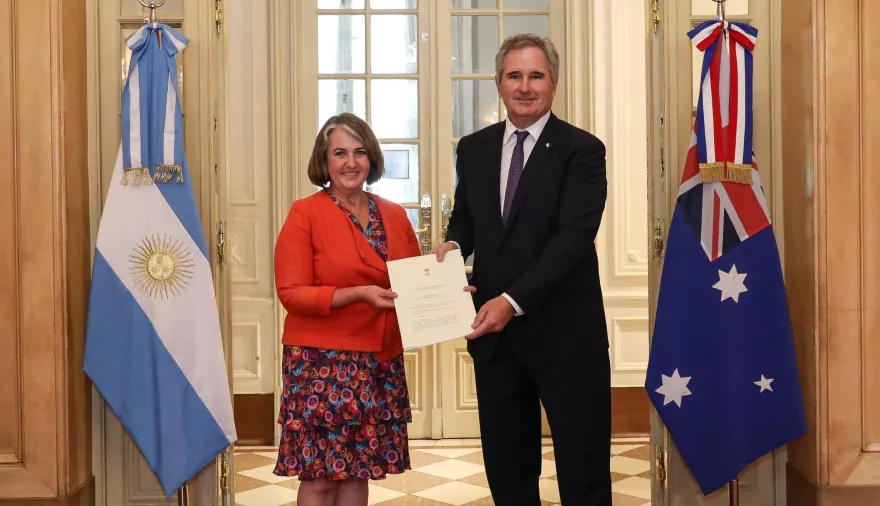 La embajadora de Australia inicia su misión en Buenos Aires con un guiño cultural