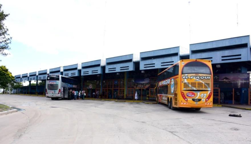 Hallan a un bebé dentro de una bolsa en la terminal de Clorinda