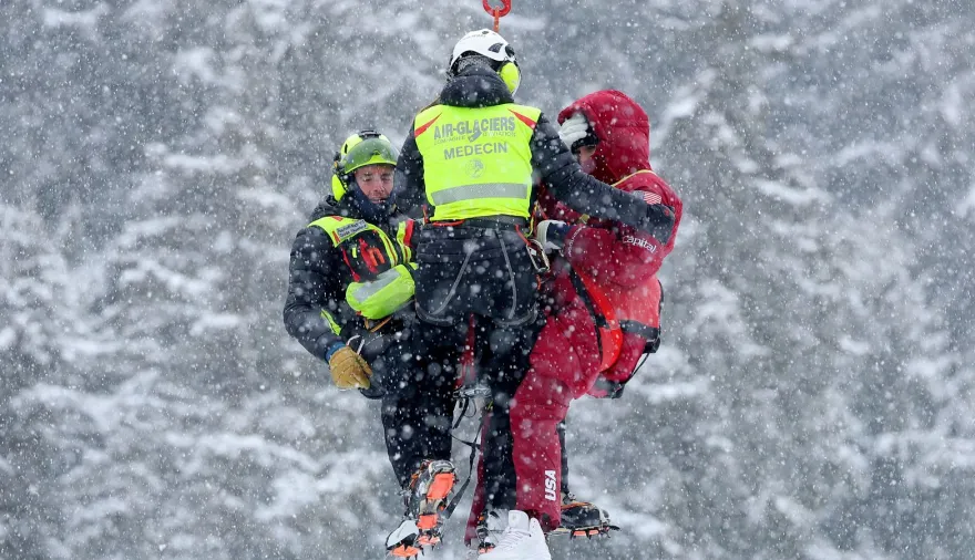 Una esquiadora estadounidense sufrió una brutal caída y fue evacuada en helicóptero