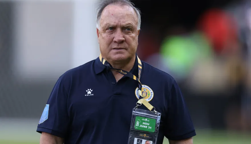 Renuncia histórica: por qué Dick Advocaat deja a Curazao antes del Mundial 2026