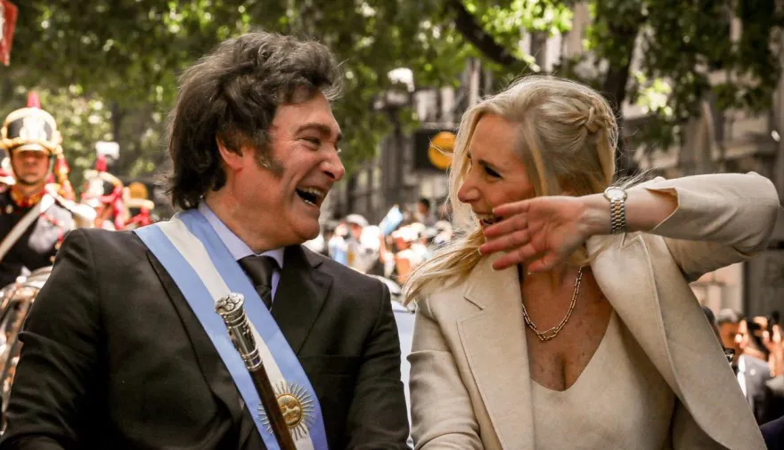 Javier Milei subió un afiche de Karina hecho con IA y dejó una señal política
