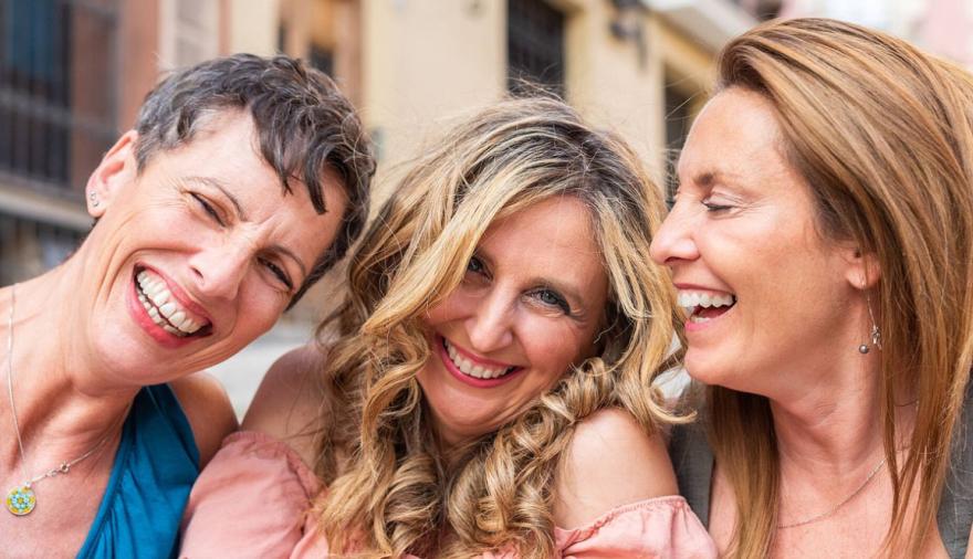 Mujeres +50: el nuevo paradigma que cambia el "empoderamiento" por la libertad y el bienestar