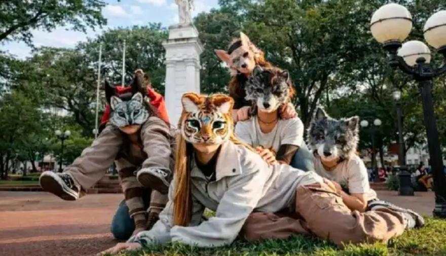 Therians y Furries, el fenómeno viral que pasó de las redes a parques y plazas