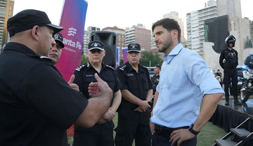 500 mil pesos "exclusivos": el plus de Pullaro ante la furia policial en Santa Fe