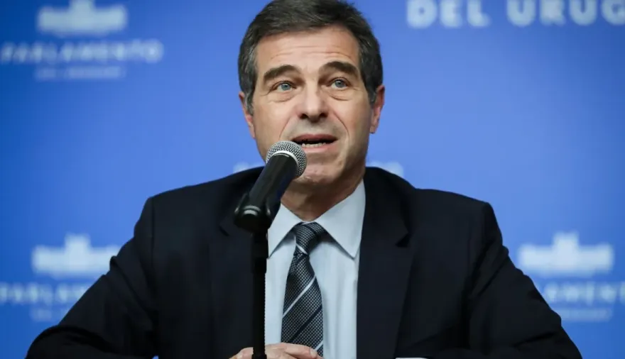 Luis Caputo incorpora al ex canciller uruguayo Ernesto Talvi como asesor