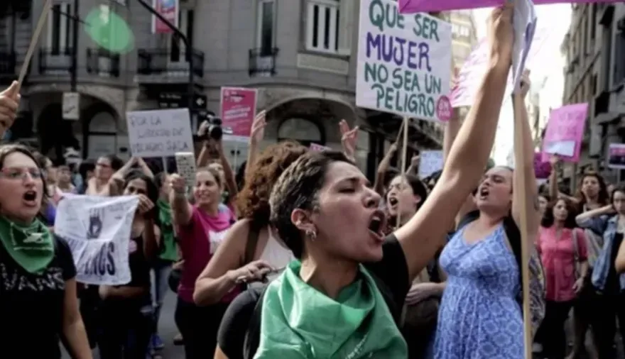 Marcha por el 8M en todo el país: reclamos y una parada frente a la casa de CFK