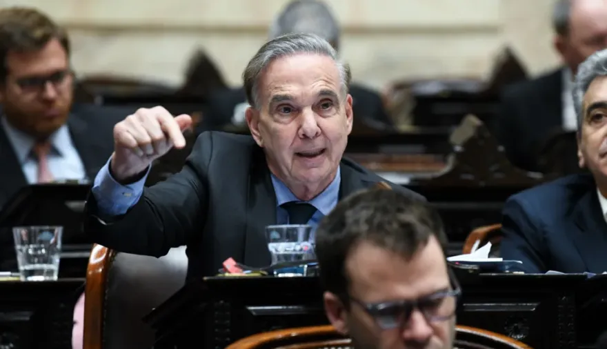 Pichetto, CFK y un llamado a cambiar la estrategia para ganarle a Milei