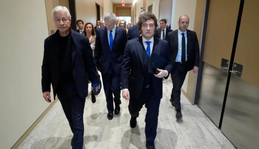 Milei contra Rocca y Madanes: el discurso que sacudió a empresarios en NY