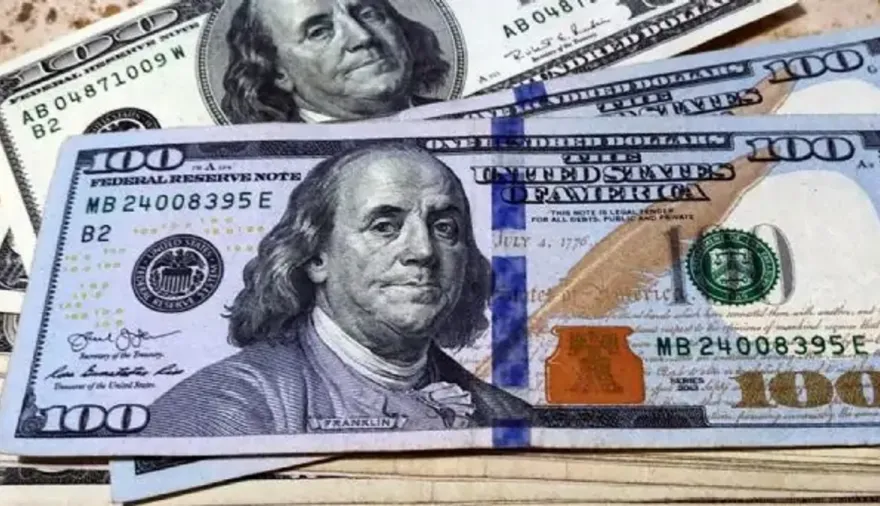 Dólar blue se posiciona sobre el oficial: claves del día financiero