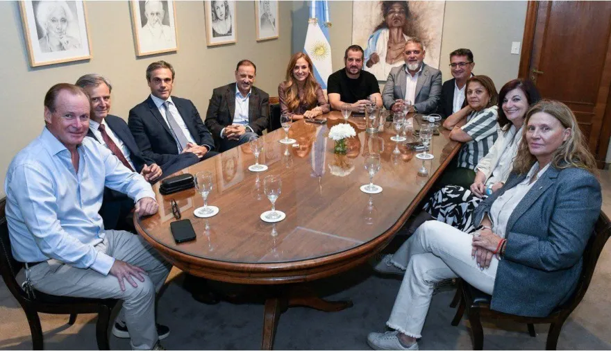 Las fichas que mueve el peronismo para armar alternativas a Milei