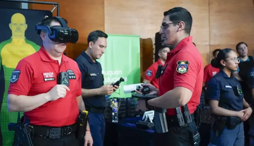 Neuquén, pionera en Argentina: cómo funcionan las Taser 10 que presentó Figueroa