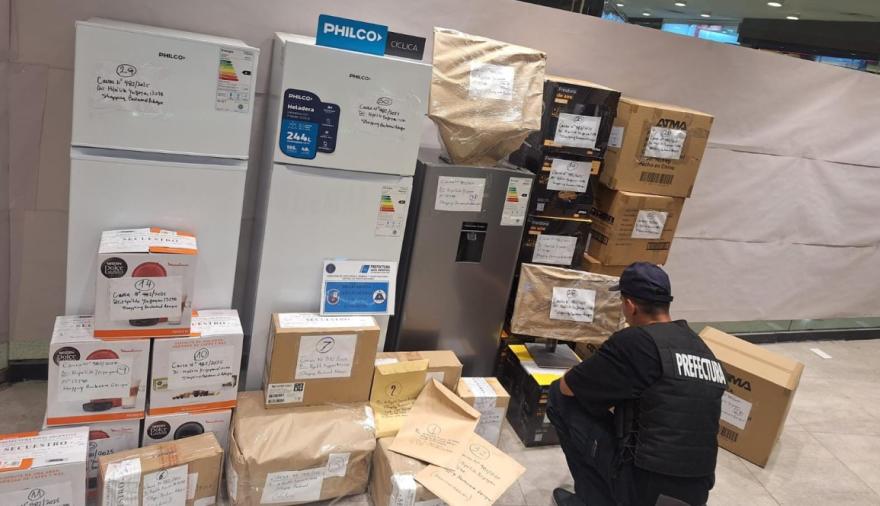 Prefectura incautó electrónicos por $ 126 millones en Barracas y Adrogué
