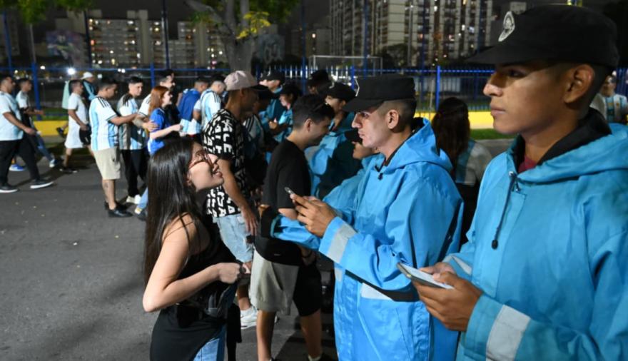 Operativos en River, Boca y Vélez: 180 actas y 88 cuidacoches demorados