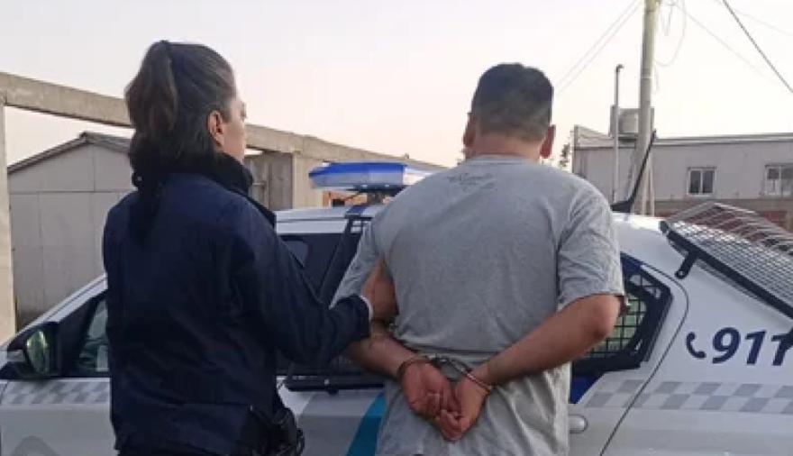 "La apuñalé”: atacó a su pareja en La Plata tras acusarla de infiel