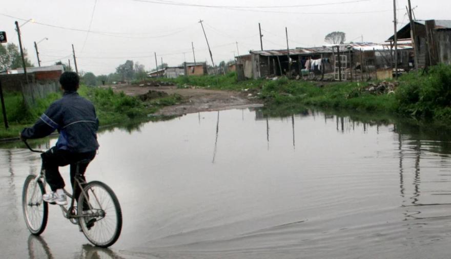 107 escuelas de Tucumán suspenden clases por inundaciones y daños graves