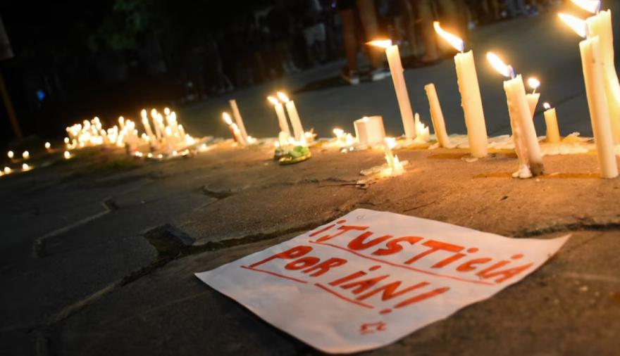 San Cristóbal despide a Ian Cabrera: velas, carteles y un pueblo atravesado por el dolor