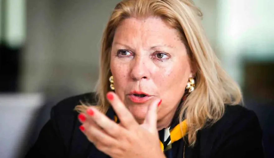 Elisa Carrió fulminó a Adorni y lanzó una dura profecía sobre Javier Milei: “No reelige”