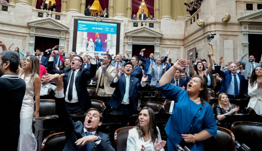 La Libertad Avanza quiere un polémico filtro educativo para candidaturas en 2027