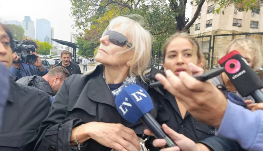 Adorni frente a un capítulo incómodo: declaran las jubiladas que lo financiaron