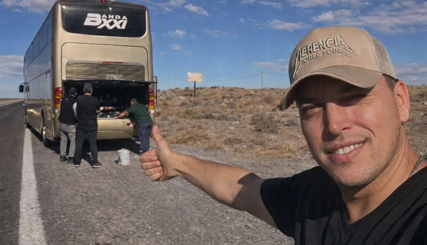 Banda XXI en la ruta: se les rompió el micro y terminaron haciendo dedo