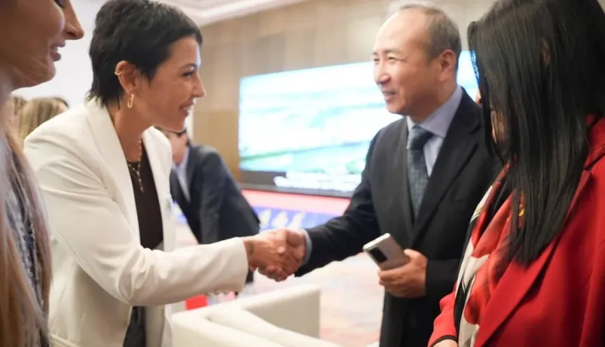 Mayra Mendoza elogió el modelo chino y lanzó críticas al Gobierno de Milei