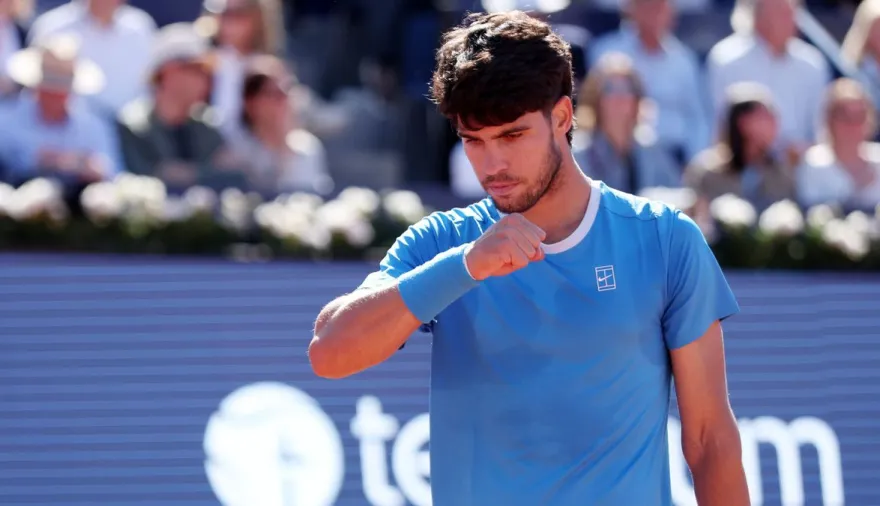Carlos Alcaraz, baja en Roland Garros por lesión en la muñeca