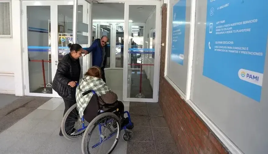 Golpe a jubilados: clínicas suspenden la atención de PAMI en 4 provincias