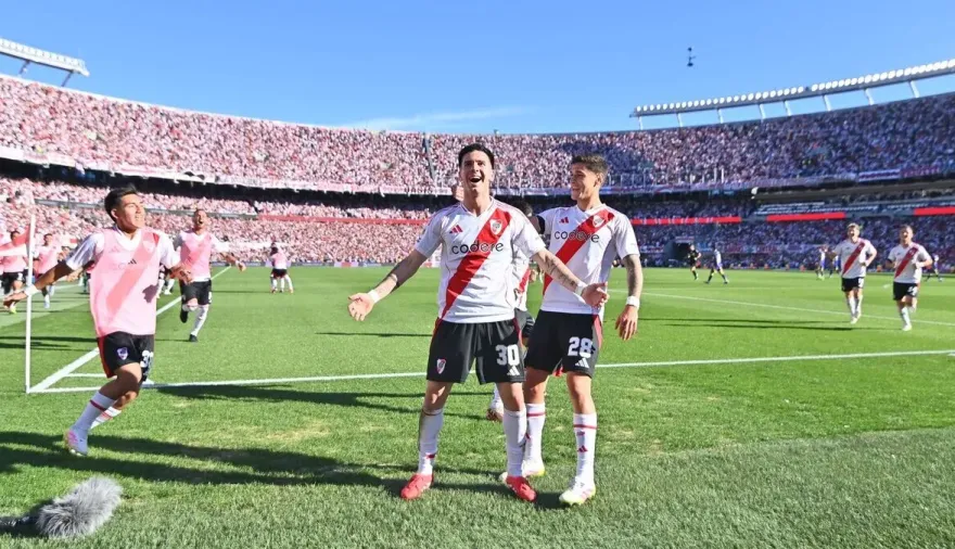 De héroe del Monumental a suplente en Madrid: el momento que preocupa a Mastantuono