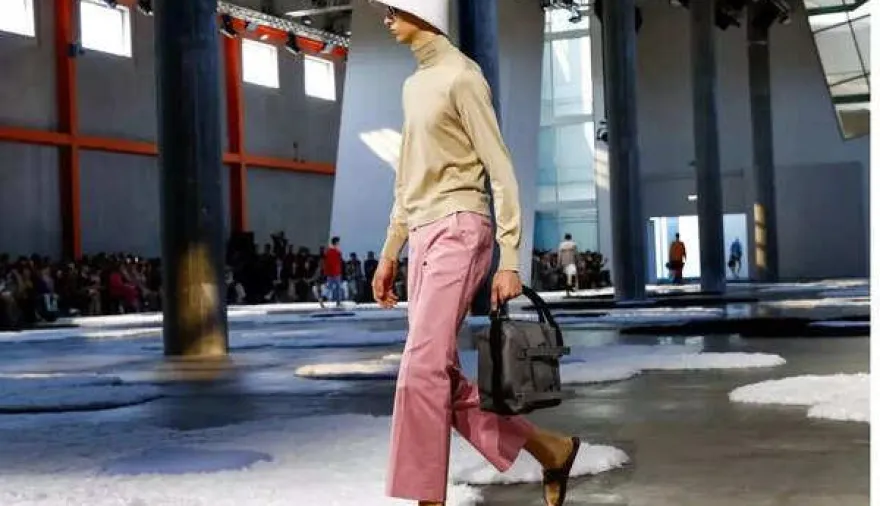 Prada lanza sandalias Kolhapuri en India tras polémica cultural