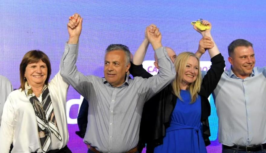 Mendoza: Cornejo busca acordar con La Libertad Avanza antes del recambio