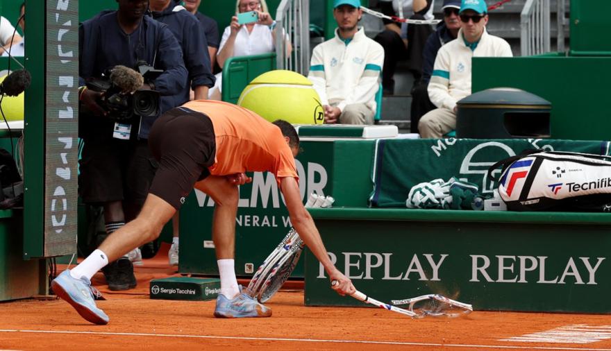 Medvedev, humillado en Montecarlo: doble 6-0 y furia con la raqueta