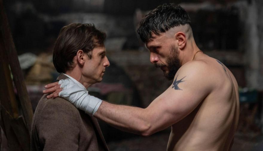 Hombre a medias, así es la nueva serie del creador de Bebé Reno