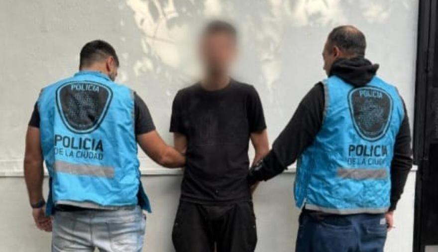 Un colombiano se hacía pasar por tenista para robar departamentos en CABA
