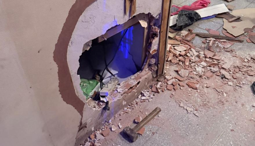 Hicieron un boquete y no pudieron salir: tres ladrones atrapados en un robo en Recoleta