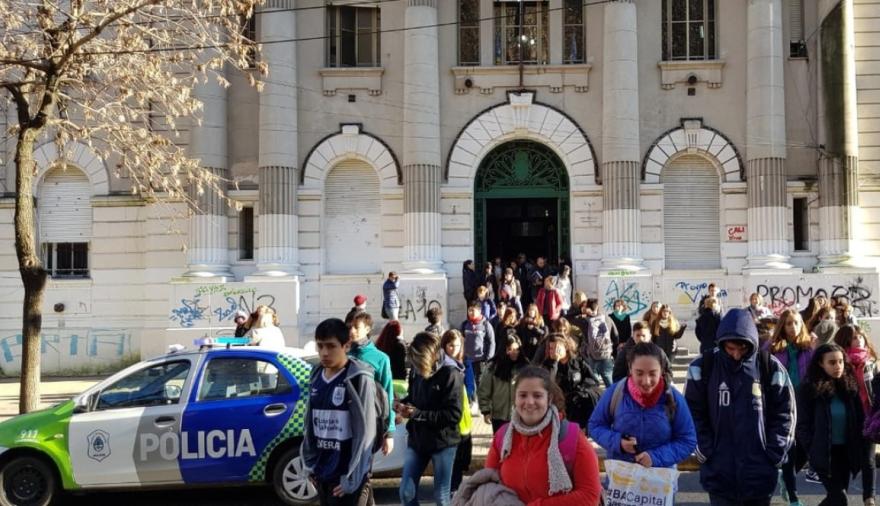 La Plata: identifican a 30 menores por actos intimidatorios en escuelas