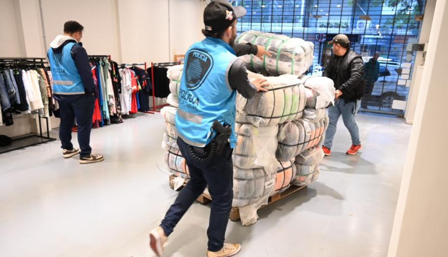 Belgrano: secuestran ropa de primeras marcas ingresadas al país de contrabando