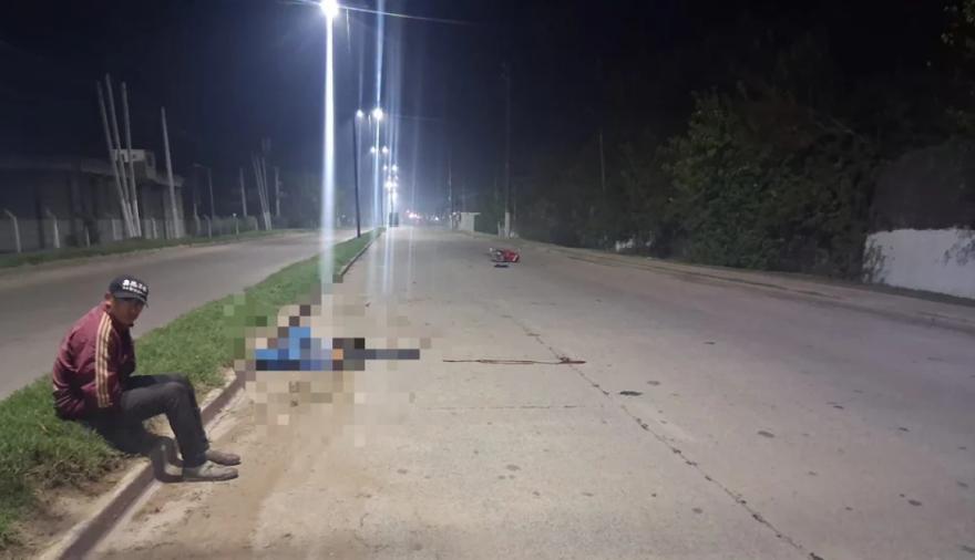 Tragedia en La Plata: un joven motociclista murió tras caer de su rodado