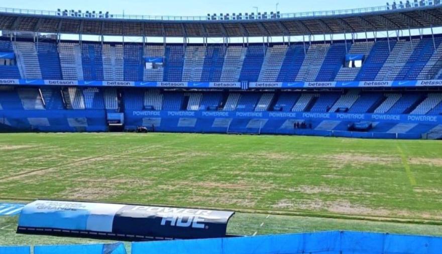 Racing cambia el mantenimiento del Cilindro ante las críticas por el césped