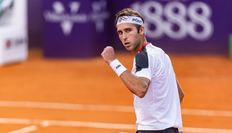 Tomás Etcheverry, a todo o nada contra Alcaraz en Montecarlo