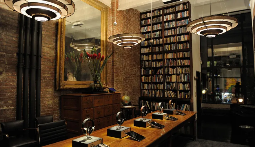 Audible abre en Nueva York una librería sin libros y apuesta a los sentidos