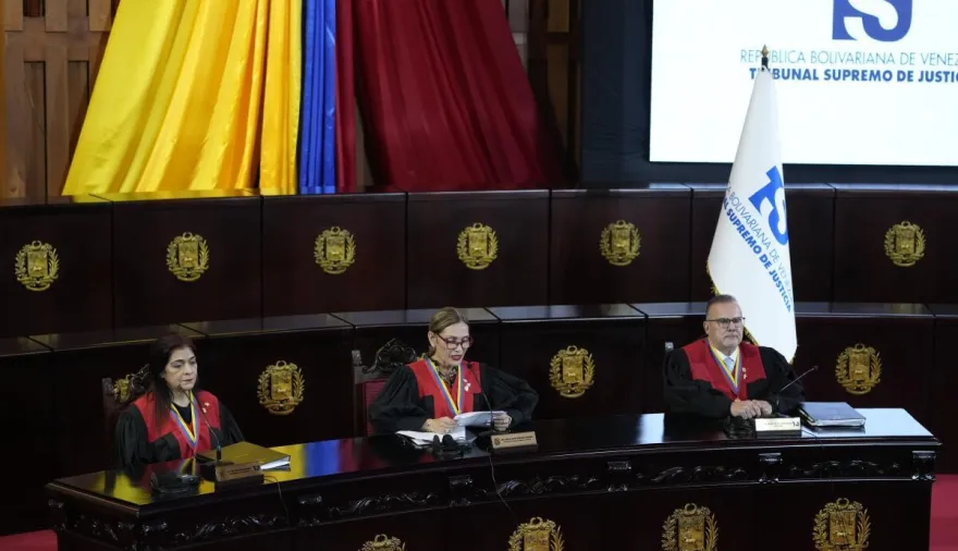 Venezuela reordena su TSJ y expone una disputa regional