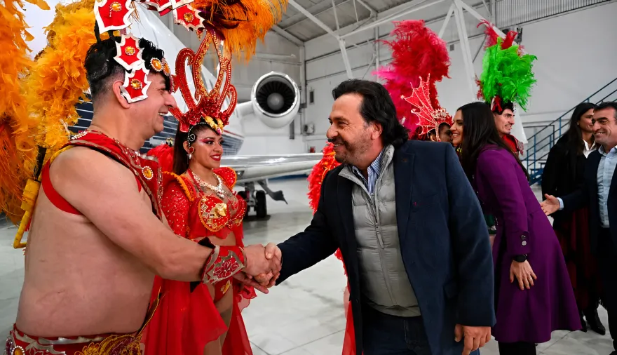 ¿Por qué baila Gustavo Sáenz? La estrategia de su momento viral en Salta