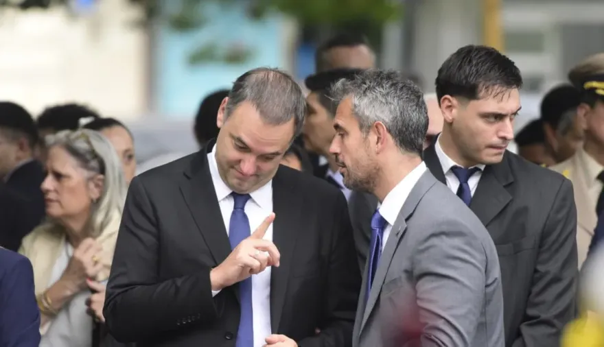 La jugada de Martín Menem para blindar a Manuel Adorni