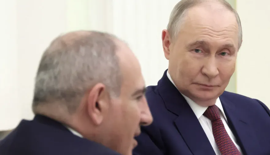 Putin aprieta a Armenia antes de las urnas